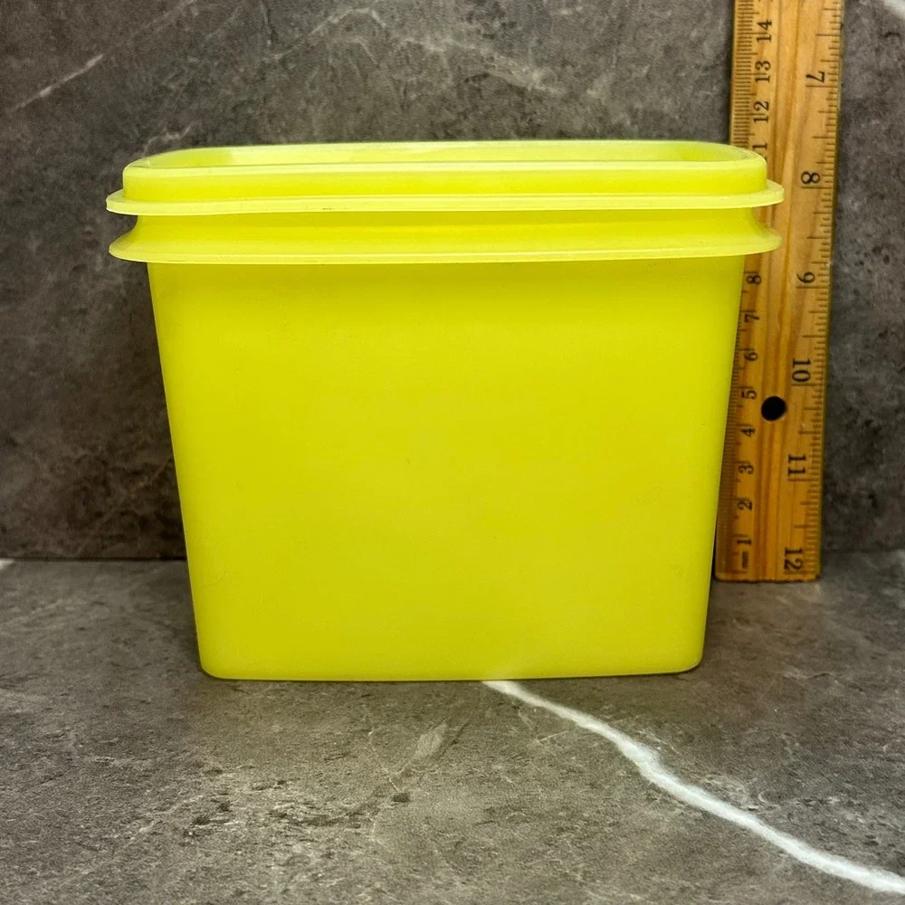 Tupperware Modular Mates Rectangular Canister Neon Yellow Lime Green 1243-1 Lid